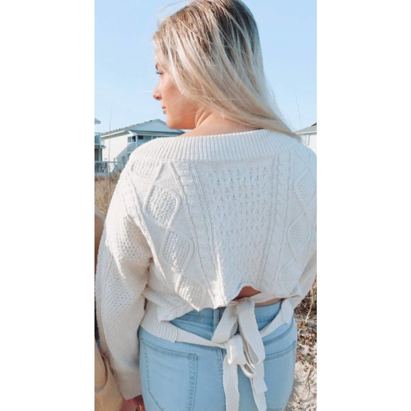 J.O.A chunky knit white cropped sweater with open back tie bow - Picture 5 of 12